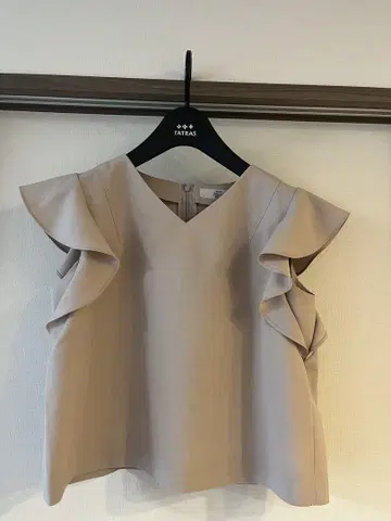 Noble 드라이 가바 소데 프릴 블라우스