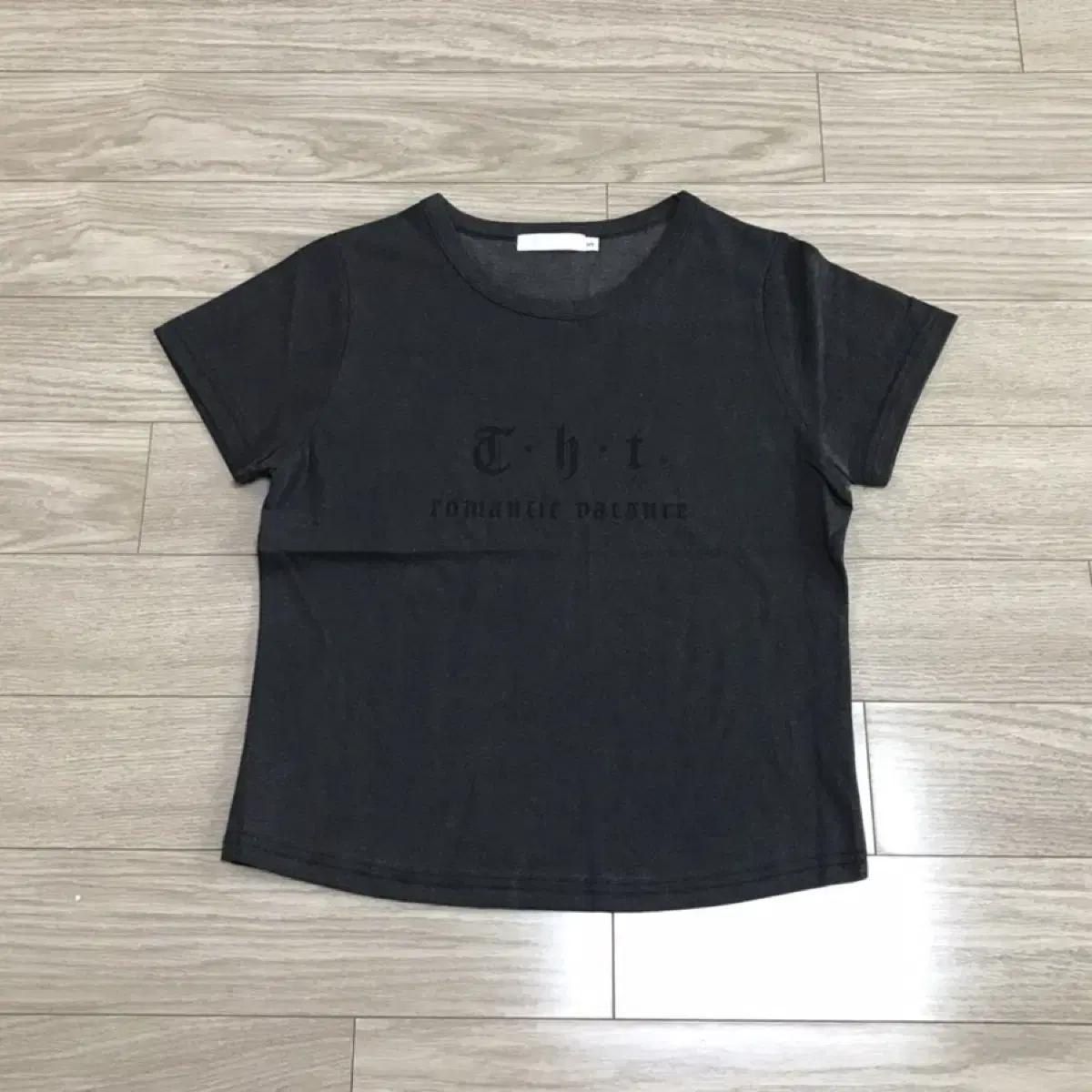 【threetimes】Milky tht tee Tシャツ threetimes(スリータイムズ) Milky tht tee - メルカリ