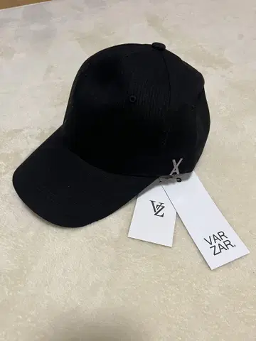 가격 인하 미사용 새상품 VARZAR 블랙 야구 모자