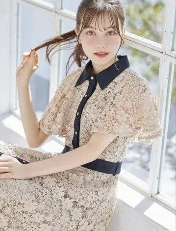 tocco closet 배색 케이프형 플라워 레이스 셔츠 원피스