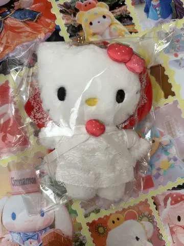 헬로키티 딸기 신문 무니구루미 딸기 프린세스 봉제 인형 마스코트