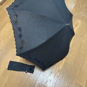 블랙 꽃 자수 접이식 양산