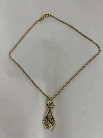 Nina Ricci 펜던트 목걸이