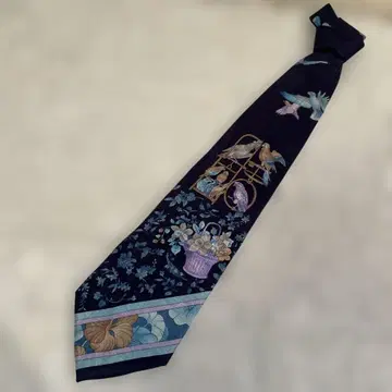 새상품급 레오나르 네이비 실크 넥타이 꽃과 새 패턴