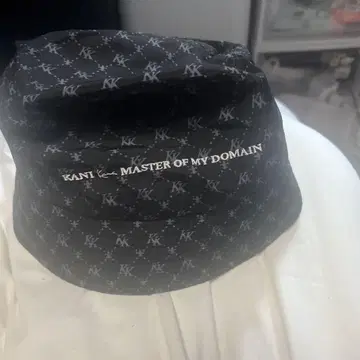 Karl Kani 칼카니 올 패턴 버킷 햇 블랙 로고 자수