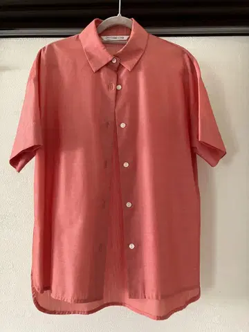 [크로커다일] 샴브레이풍 라운드 헴 블라우스 S 사이즈