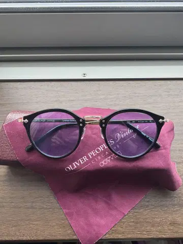 OLIVER PEOPLES 올리버 피플스 새상품급