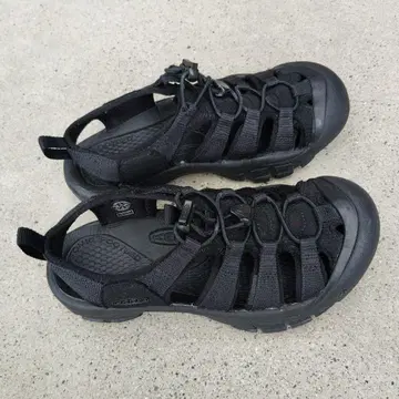 킨 뉴포트 블랙 23cm