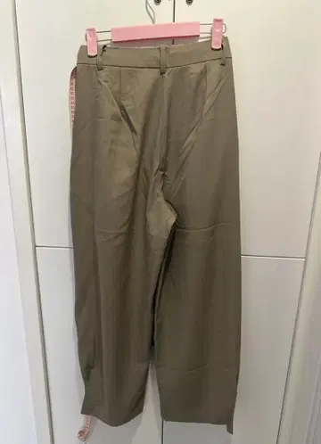베이지 와이드 팬츠 버튼 밑단
