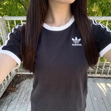 아디다스 블랙 티셔츠 S
