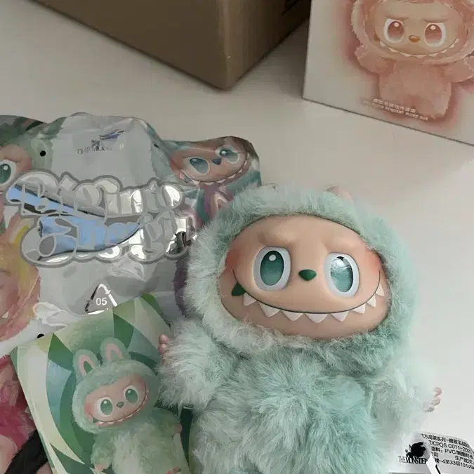 キーホルダー・キーリング Labubu The Monsters Highlight Series Serenity Keyring キーホルダー・キーリング Labubu The Monsters Highlight