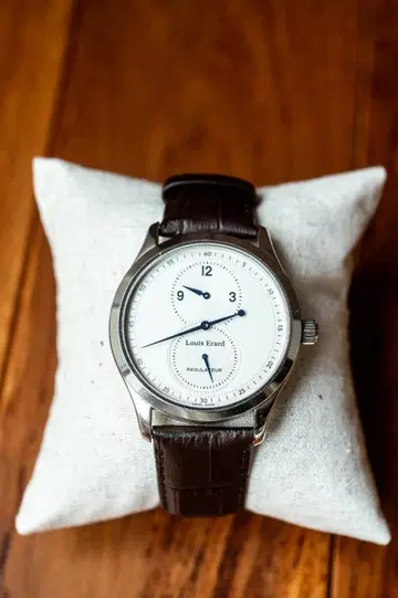 Louis Erard 레귤레이터 레어 아라비아 인덱스