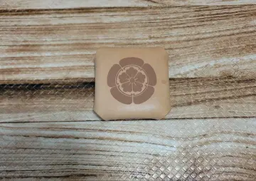 가죽 코인 케이스 전국 무장 오다 노부나가, 가문 문장 포함
