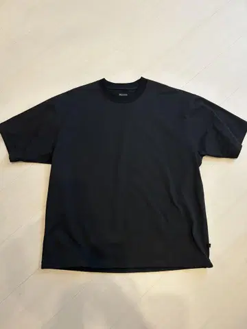다이와 피어39 TECH DRAWSTRING S/S TEE 블랙
