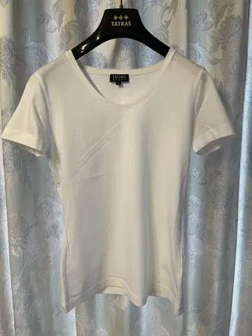 ESCADA SPORT 화이트 V넥 티셔츠 S