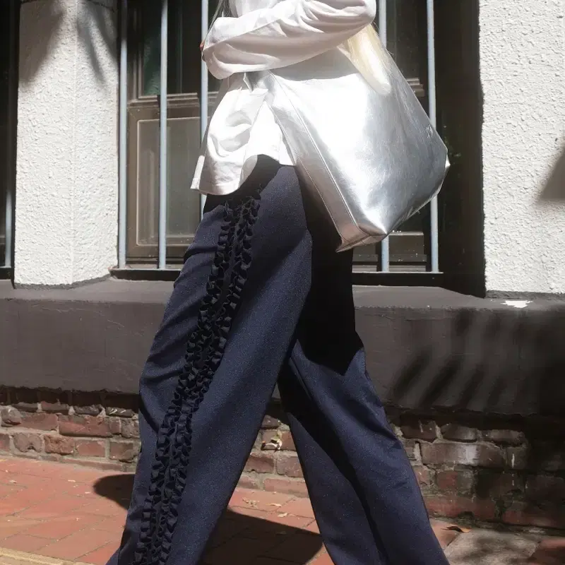 ☆韓国の人気☆【SAENGIN STUDIOS】☆RUFFLE BOOTCUT PANT.S☆ Luxe Brown Bootcut Korean Pants