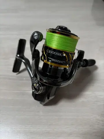 시마노 20 트윈 파워 C2000SHG