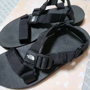 THE NORTH FACE 블랙 샌들