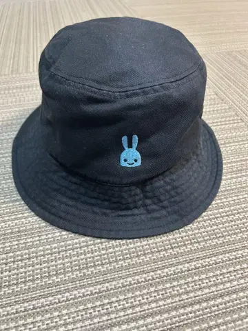 CUNE 큔 버킷 햇 블랙