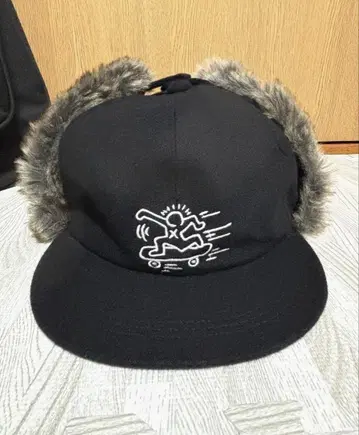 Keith Haring 퍼 캡 CA4LA 플라이트 캡