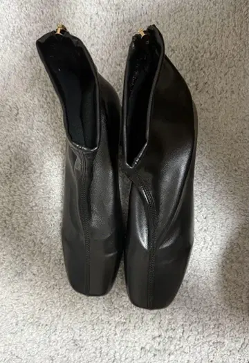 미사용 새상품!! 블랙 가죽 숏부츠