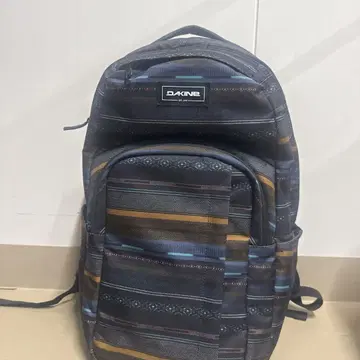 DAKINE 스트라이프 패턴 백팩