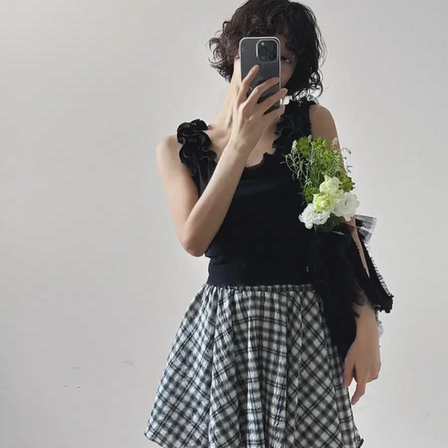 【BAON】Dokui Check Unbalanced Banding Midi Skirt Check Unbalanced Midi Banding Skirt on Bunjang Global Site.