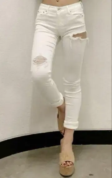 GYDA 제이다 SIDE RIPPED 화이트 컬러 스키니 팬츠 XS