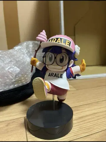 센치렌 Dr. 슬럼프 아라레짱 피규어