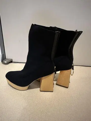 GIANVITO ROSSI 블랙 니트 부츠