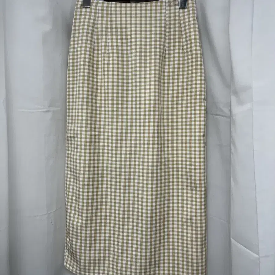 【BAON】Hare banding check long skirt Checkered Back Banding Long Skirt on Bunjang Global Site.