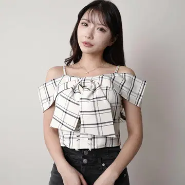 LIPSERVICE 트위드 리본 오프 숄더 상의