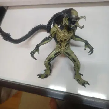 프레데터 프레데리안 피규어