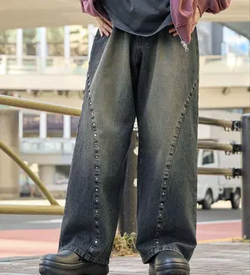 커브 스터드 빈티지 가공 와이드 데님 팬츠