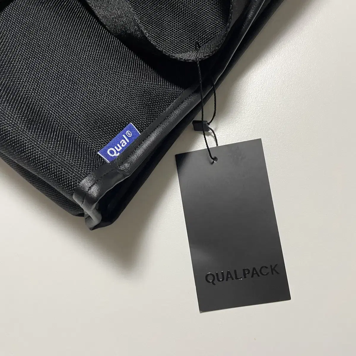 Qualpack Essential Tote Bag 331 Black on Bunjang Global Site.