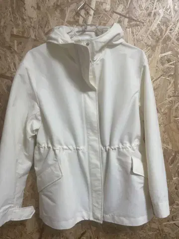 유니클로 화이트 후드 부착 마운틴 후드티 XL