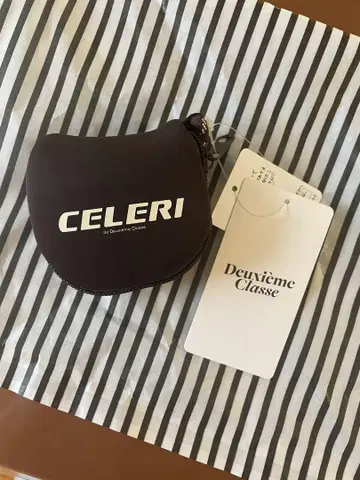 Deuxieme Classe 두지엠 클라세 CELERI 코모노 케이스
