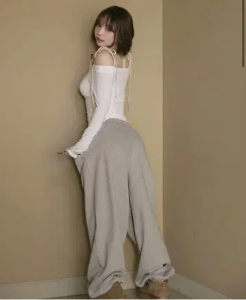 ANDMARY Heart hip sweat pants 스웨트 팬츠