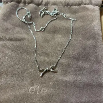 ete 실버 리본 목걸이