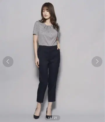 도트 무늬 반팔 상의