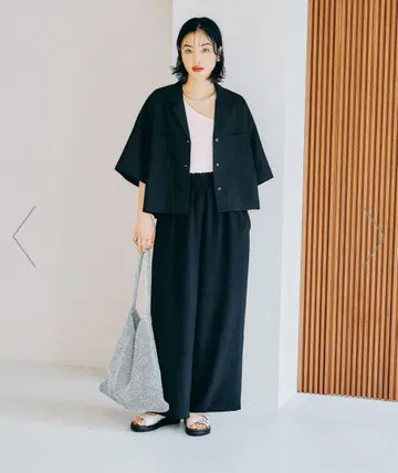 렙심 블랙 셋업 (숏 슬리브 자켓 & 와이드 팬츠)
