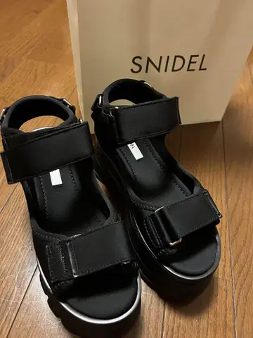SNIDEL 블랙 스포츠 샌들 M 사이즈