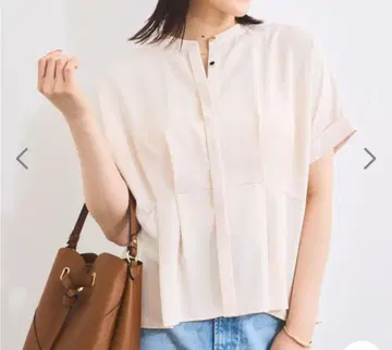 VIS 비스 턱이 있는 블라우스 반팔 베이지 계열