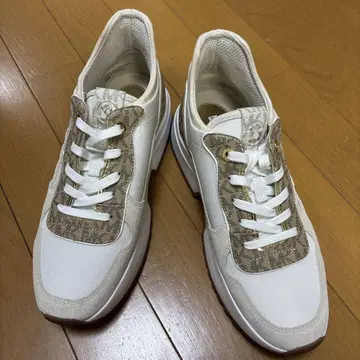 마이클코어스 MICHAEL KORS 스니커즈 통굽 새상품급