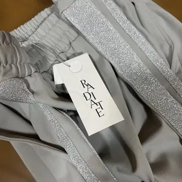 라인 트랙 스커트