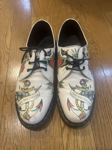 Dr.Martens 타투 타투