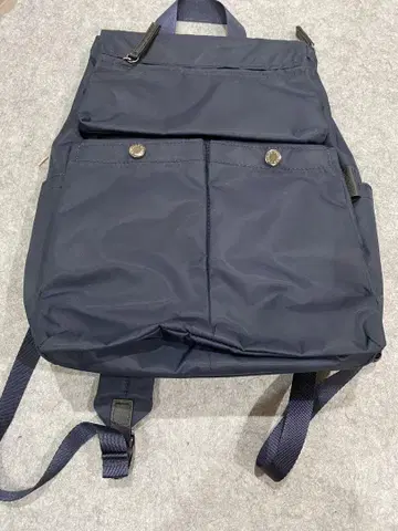 이자크 백팩 네이비 포켓 다수