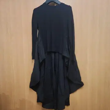 루나시스 블랙 긴팔 비대칭 원피스