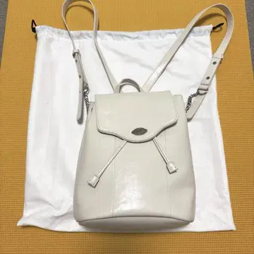 SOMEWHEREBUTTER Mini fle backpack 크림
