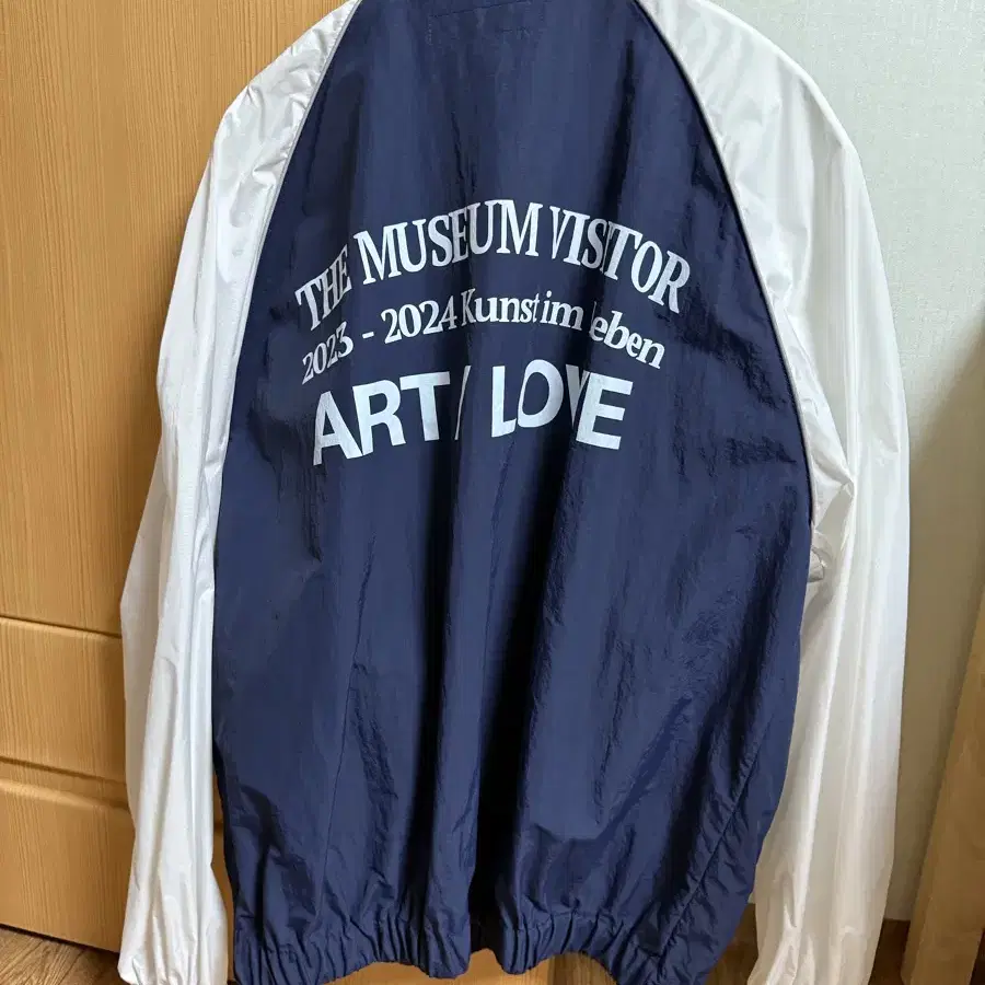 THE MUSEUM VISITOR | 더뮤지엄비지터 The Museum Visitor
